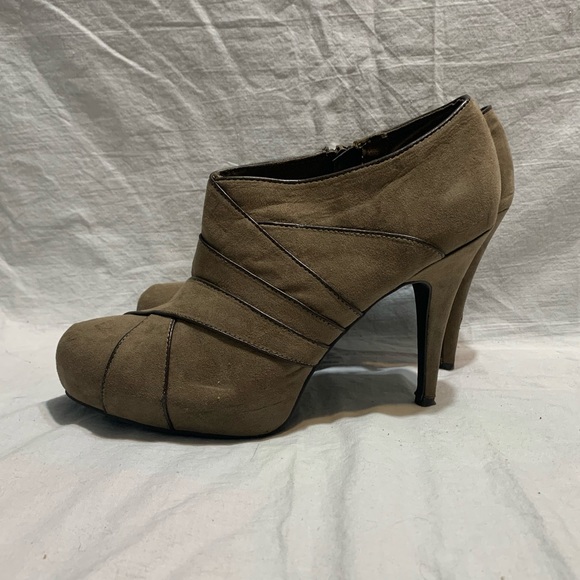 Fergalicious ankle booties - Picture 3 of 7